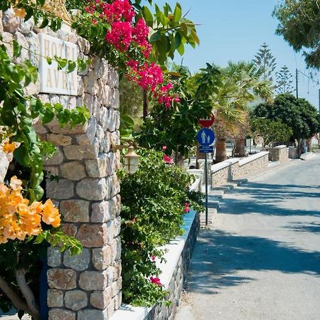 Hotel Avra Kamári エクステリア 写真